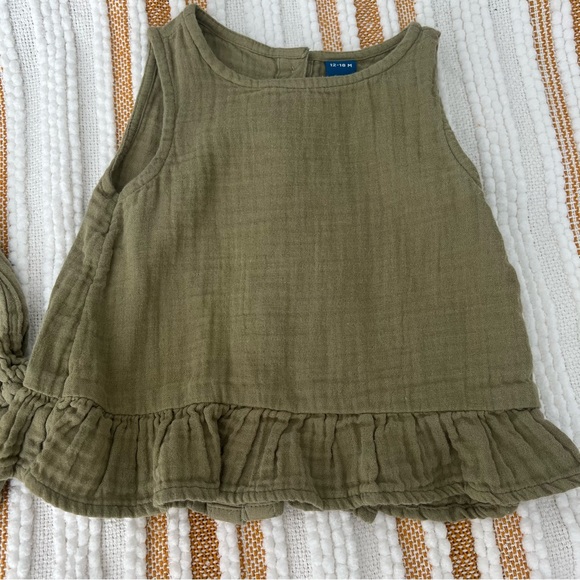 Sleeveless Button-Back Peplum Top and Bloomers Set 12-18M - Picture 7 of 13